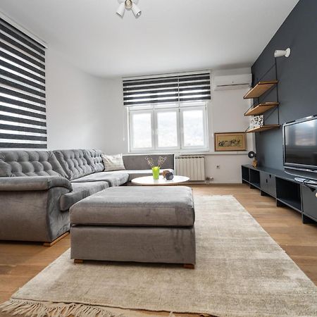 Design 1Bdr Apartment With City View Сараево Екстериор снимка